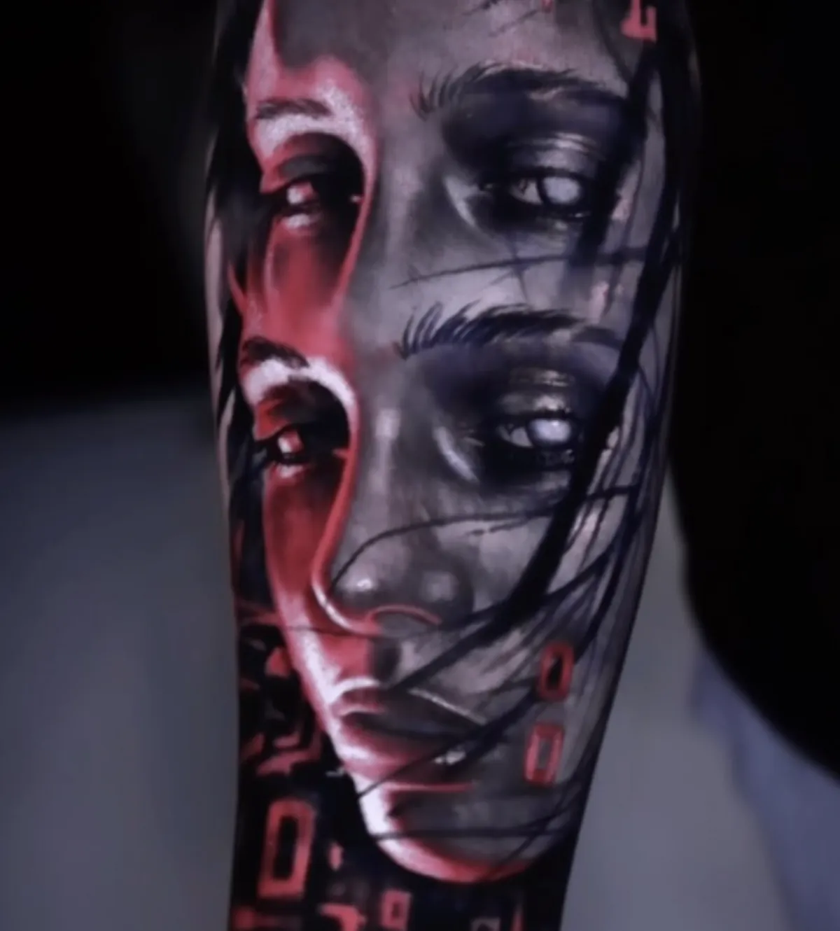 Tatuagem black and grey de Hugo Feist feita com tinta Allegory