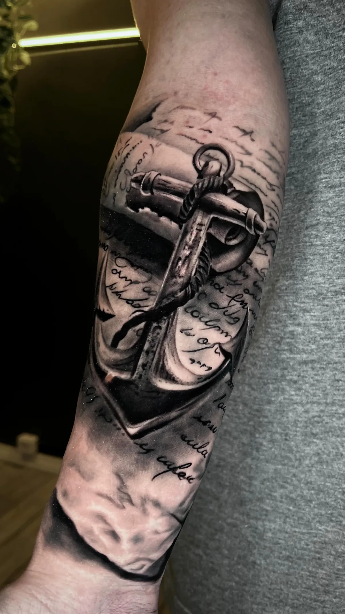 Tatuagem black and grey de Vitor Masella feita com tinta Allegory